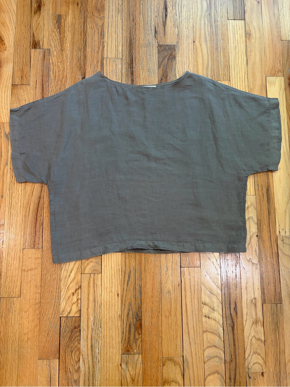 Black crane linen tee shirt